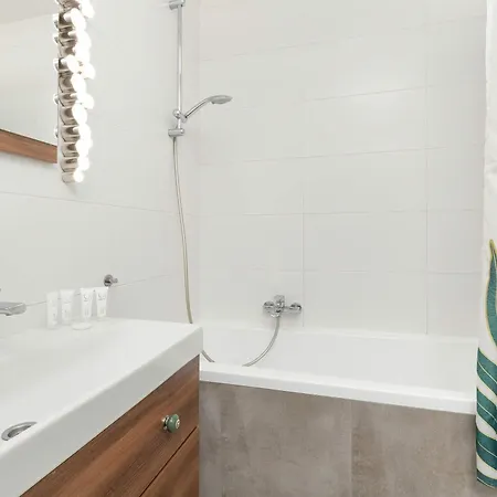 Family Lesna With Parking By Renters Apartmán